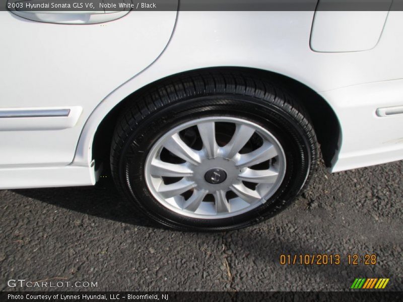 Noble White / Black 2003 Hyundai Sonata GLS V6