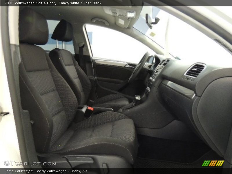 Candy White / Titan Black 2010 Volkswagen Golf 4 Door