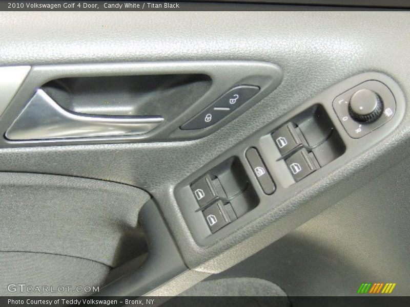Candy White / Titan Black 2010 Volkswagen Golf 4 Door