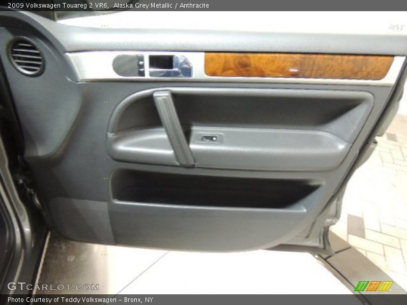 Alaska Grey Metallic / Anthracite 2009 Volkswagen Touareg 2 VR6