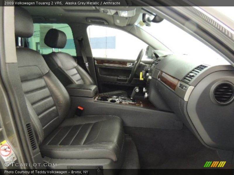 Alaska Grey Metallic / Anthracite 2009 Volkswagen Touareg 2 VR6