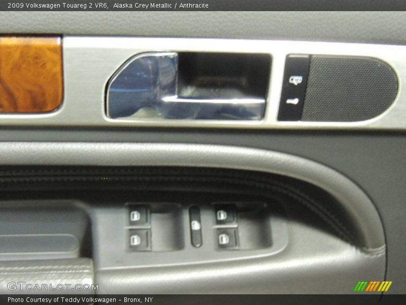 Alaska Grey Metallic / Anthracite 2009 Volkswagen Touareg 2 VR6