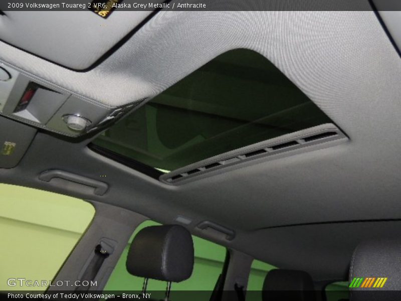 Alaska Grey Metallic / Anthracite 2009 Volkswagen Touareg 2 VR6