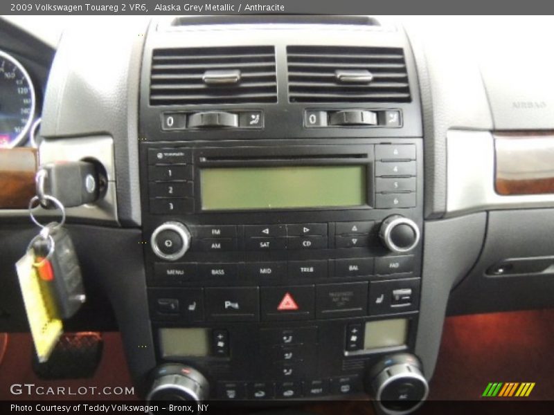 Alaska Grey Metallic / Anthracite 2009 Volkswagen Touareg 2 VR6