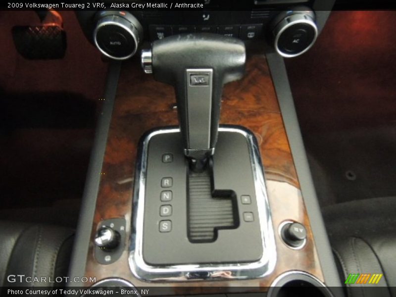Alaska Grey Metallic / Anthracite 2009 Volkswagen Touareg 2 VR6