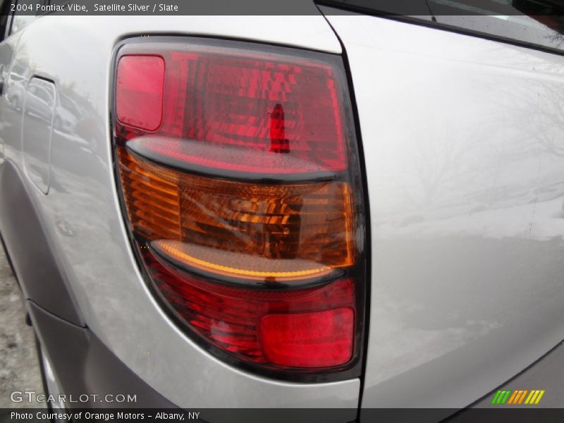 Satellite Silver / Slate 2004 Pontiac Vibe