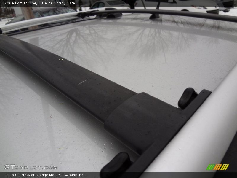 Satellite Silver / Slate 2004 Pontiac Vibe