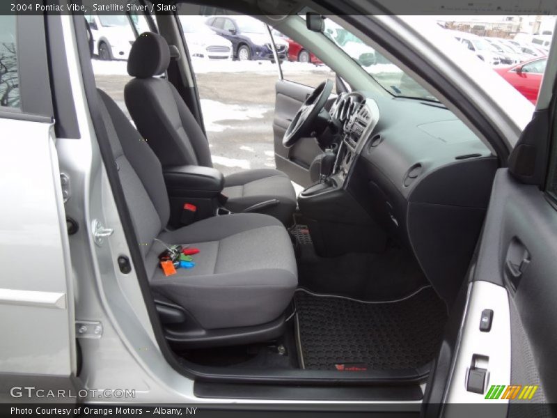 Satellite Silver / Slate 2004 Pontiac Vibe
