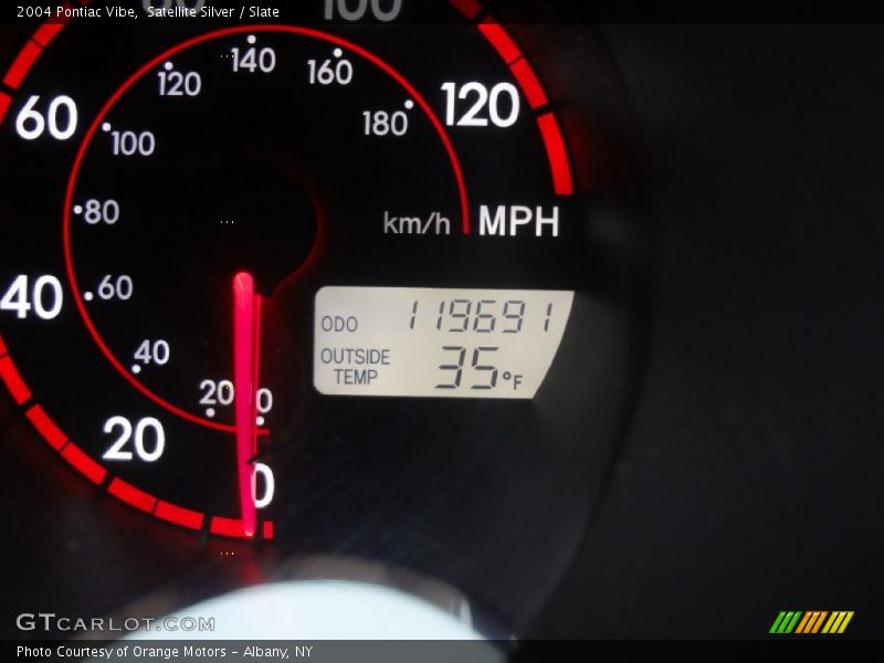 Satellite Silver / Slate 2004 Pontiac Vibe