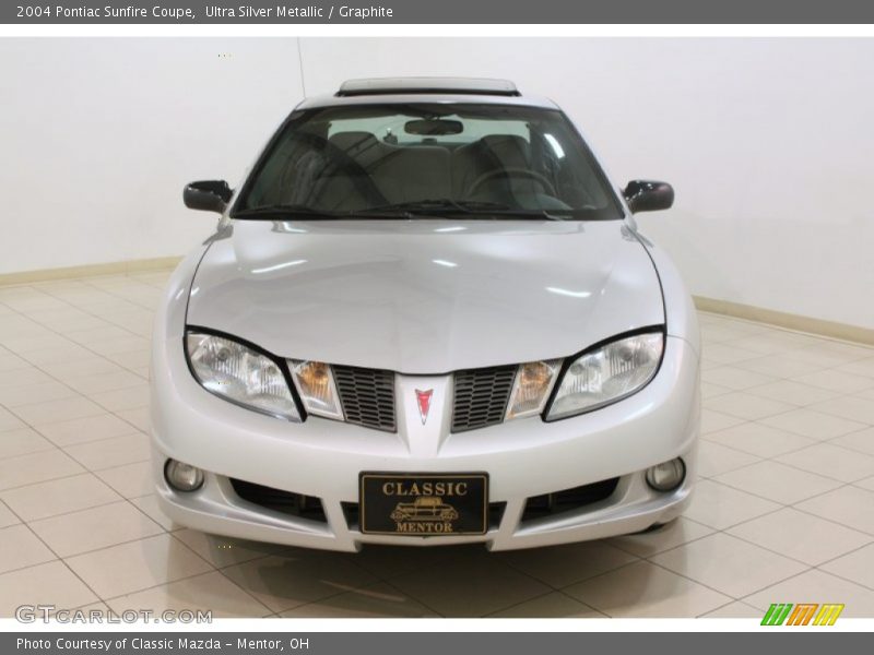 Ultra Silver Metallic / Graphite 2004 Pontiac Sunfire Coupe