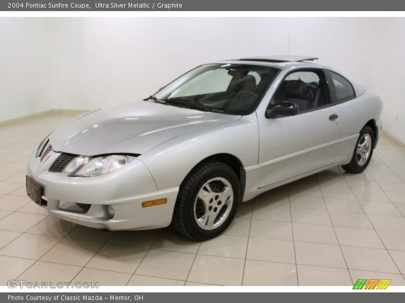 Ultra Silver Metallic / Graphite 2004 Pontiac Sunfire Coupe