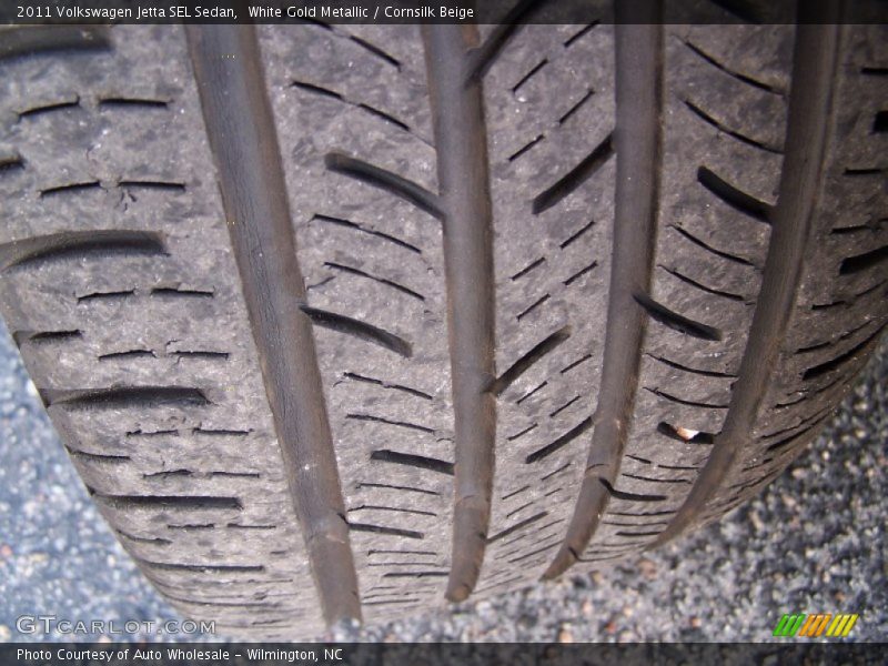 White Gold Metallic / Cornsilk Beige 2011 Volkswagen Jetta SEL Sedan