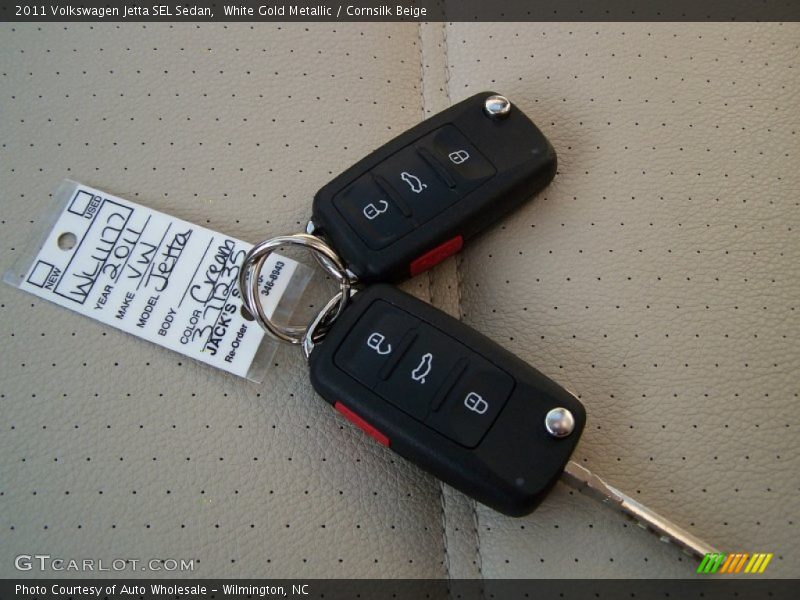 White Gold Metallic / Cornsilk Beige 2011 Volkswagen Jetta SEL Sedan
