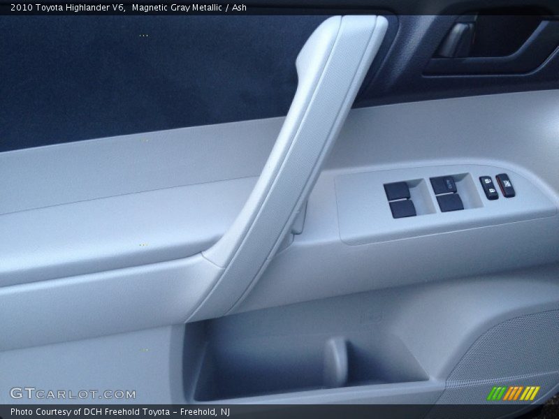 Magnetic Gray Metallic / Ash 2010 Toyota Highlander V6