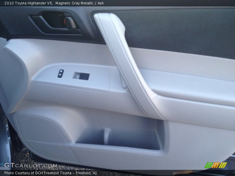 Magnetic Gray Metallic / Ash 2010 Toyota Highlander V6