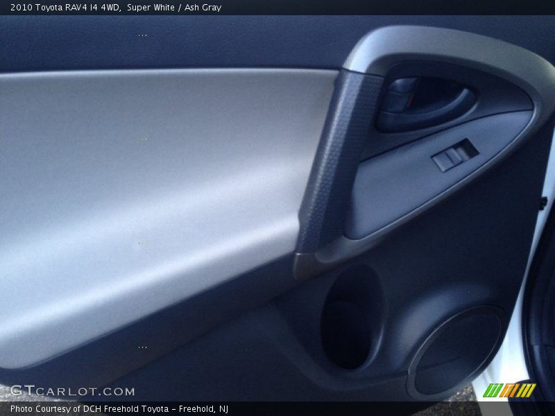 Super White / Ash Gray 2010 Toyota RAV4 I4 4WD