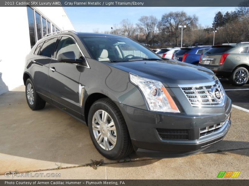 Front 3/4 View of 2013 SRX Luxury AWD
