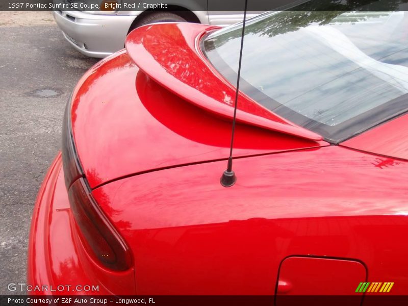 Bright Red / Graphite 1997 Pontiac Sunfire SE Coupe