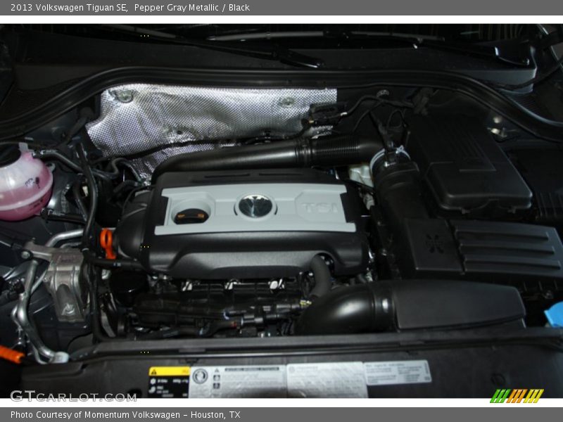 Pepper Gray Metallic / Black 2013 Volkswagen Tiguan SE