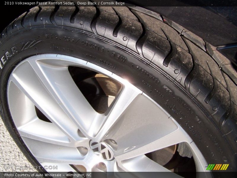 Deep Black / Cornsilk Beige 2010 Volkswagen Passat Komfort Sedan