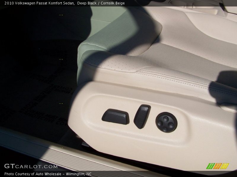 Deep Black / Cornsilk Beige 2010 Volkswagen Passat Komfort Sedan