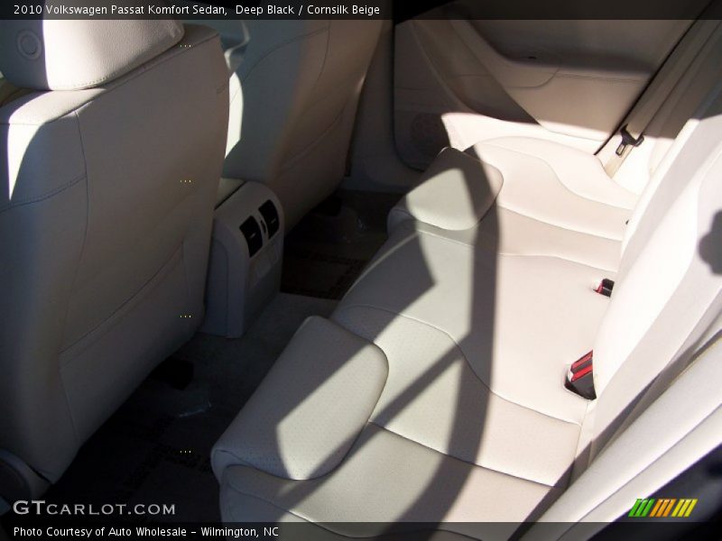 Deep Black / Cornsilk Beige 2010 Volkswagen Passat Komfort Sedan