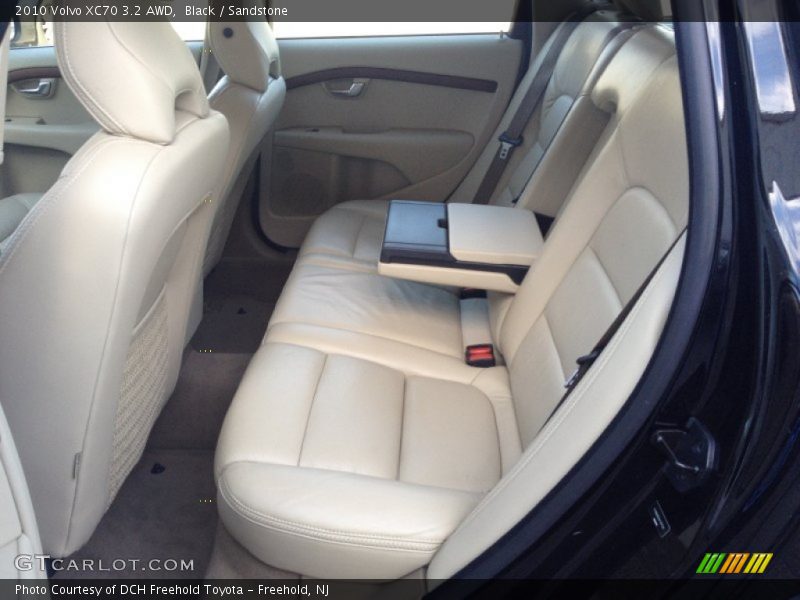 Black / Sandstone 2010 Volvo XC70 3.2 AWD