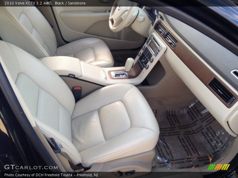 Black / Sandstone 2010 Volvo XC70 3.2 AWD
