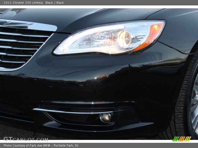 Black / Black 2011 Chrysler 200 Limited