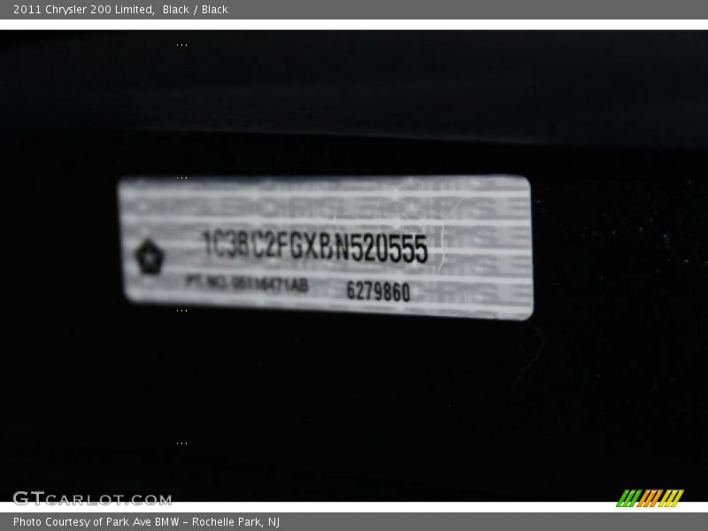 Black / Black 2011 Chrysler 200 Limited