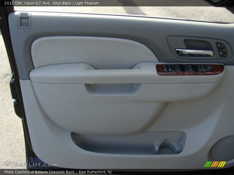 Onyx Black / Light Titanium 2012 GMC Yukon SLT 4x4