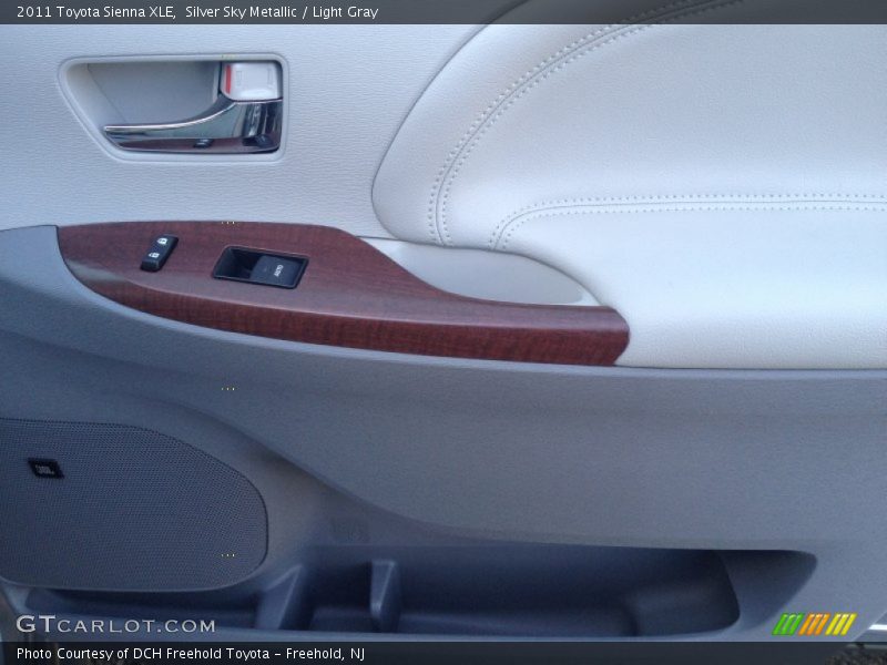 Silver Sky Metallic / Light Gray 2011 Toyota Sienna XLE