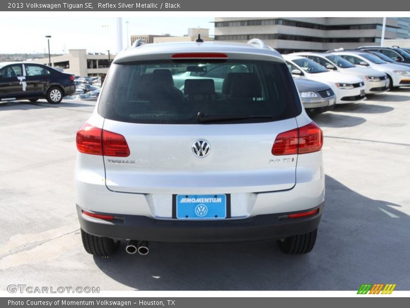 Reflex Silver Metallic / Black 2013 Volkswagen Tiguan SE