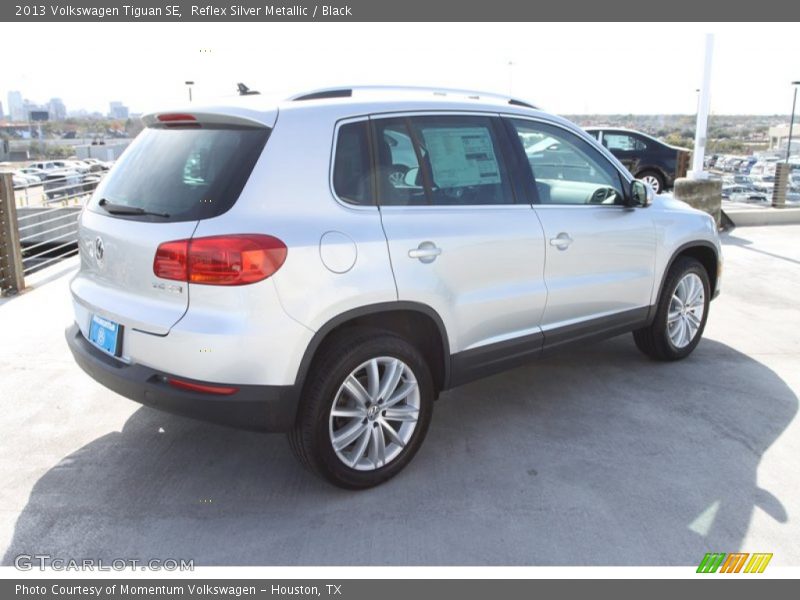 Reflex Silver Metallic / Black 2013 Volkswagen Tiguan SE