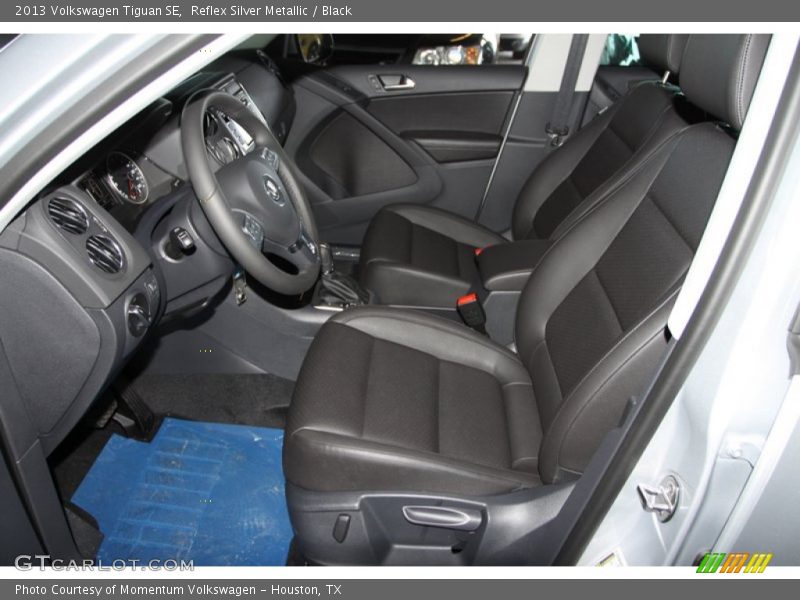 Reflex Silver Metallic / Black 2013 Volkswagen Tiguan SE