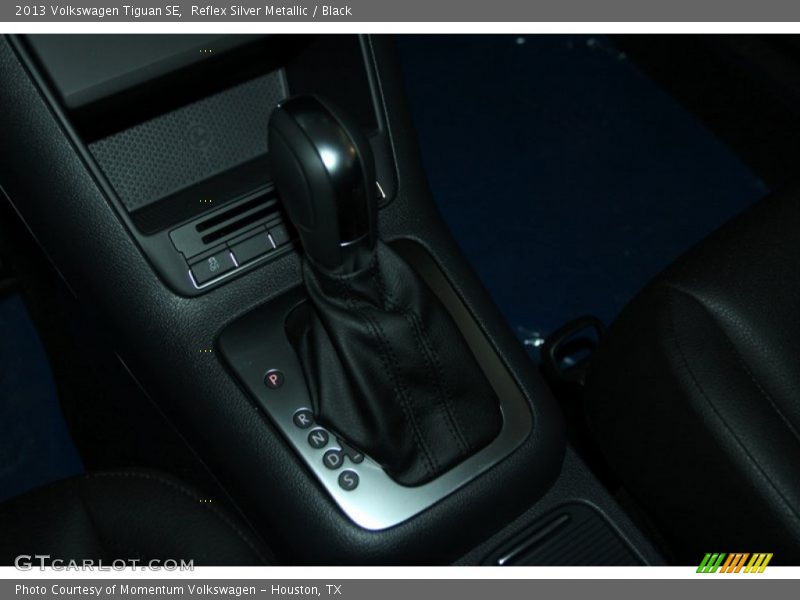 Reflex Silver Metallic / Black 2013 Volkswagen Tiguan SE