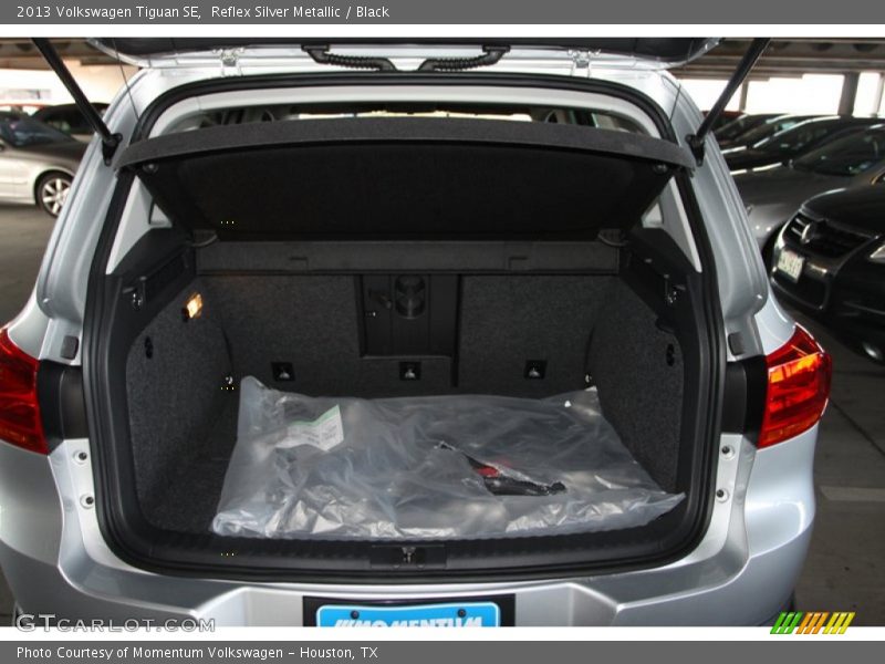 Reflex Silver Metallic / Black 2013 Volkswagen Tiguan SE