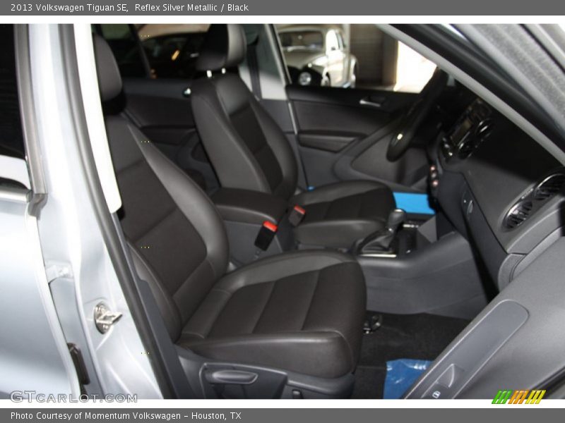 Reflex Silver Metallic / Black 2013 Volkswagen Tiguan SE