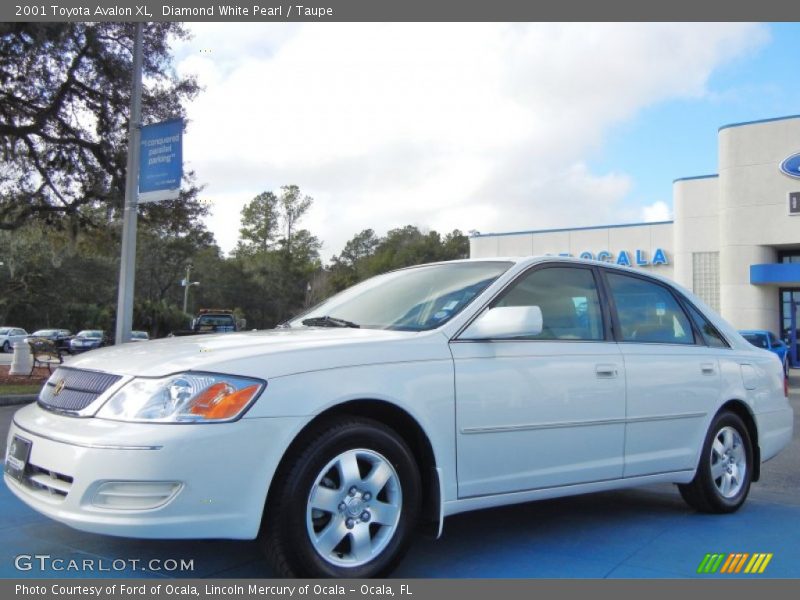 Diamond White Pearl / Taupe 2001 Toyota Avalon XL