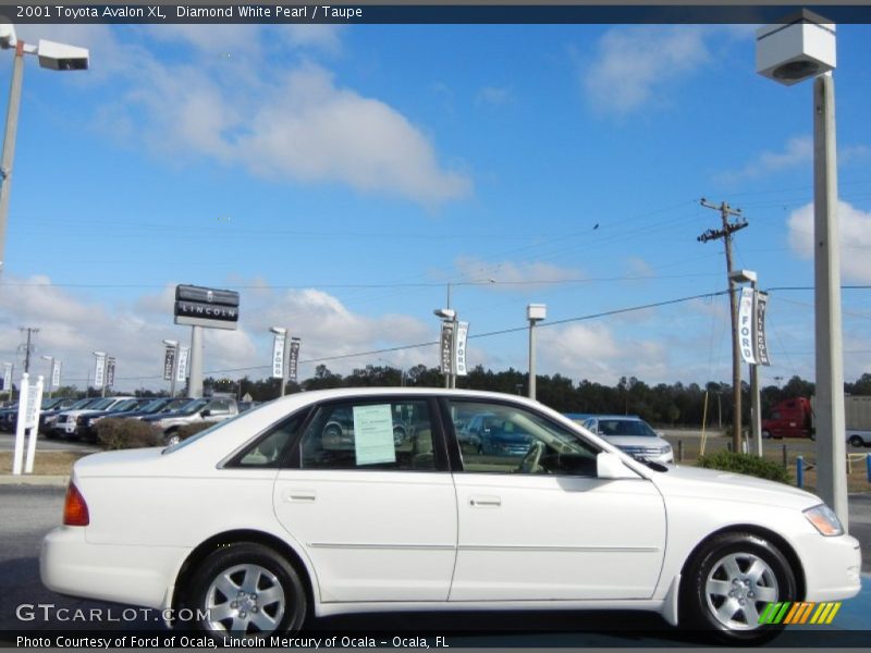Diamond White Pearl / Taupe 2001 Toyota Avalon XL