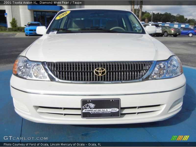 Diamond White Pearl / Taupe 2001 Toyota Avalon XL