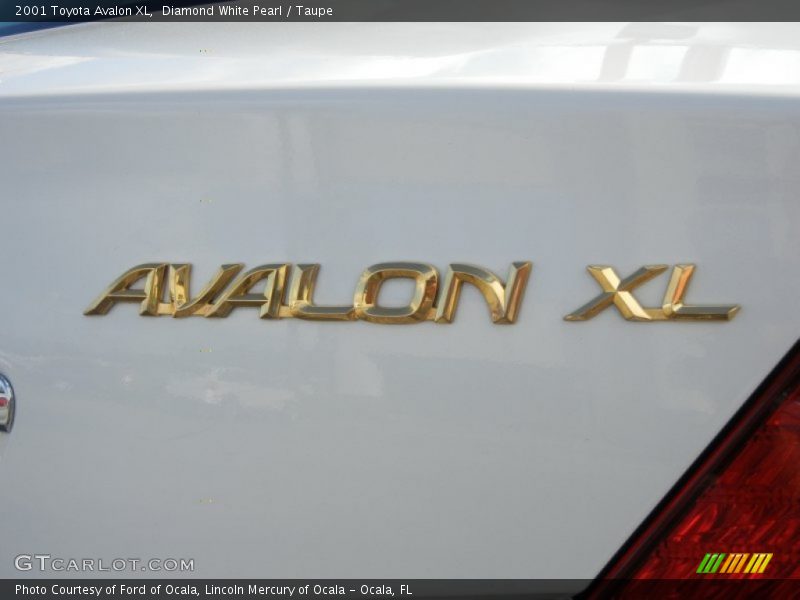 Diamond White Pearl / Taupe 2001 Toyota Avalon XL