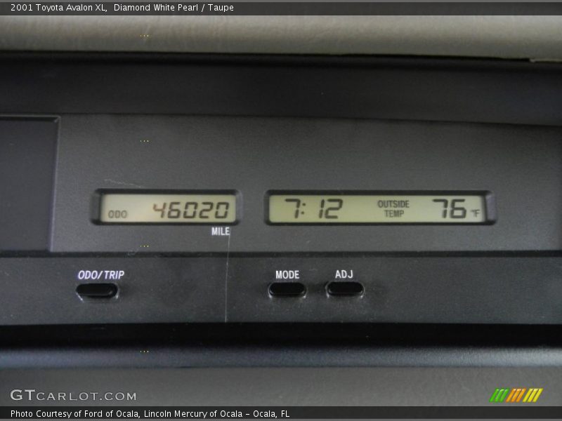 Diamond White Pearl / Taupe 2001 Toyota Avalon XL