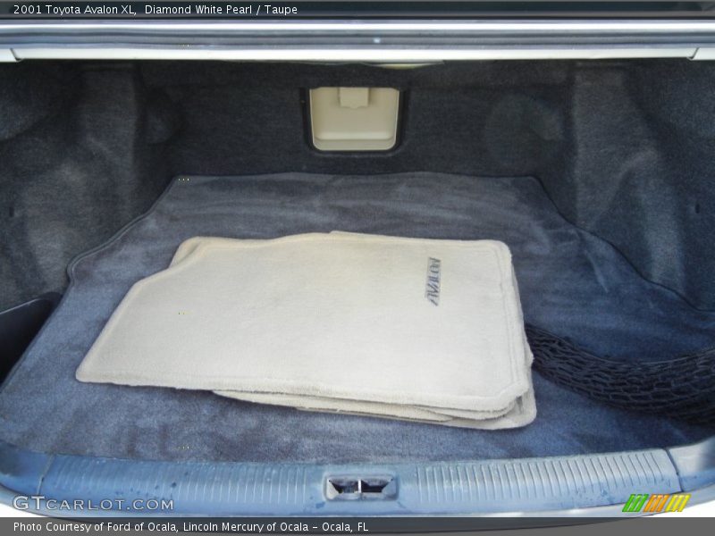 Diamond White Pearl / Taupe 2001 Toyota Avalon XL