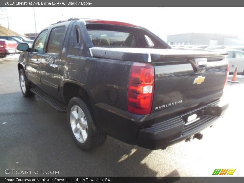 Black / Ebony 2013 Chevrolet Avalanche LS 4x4