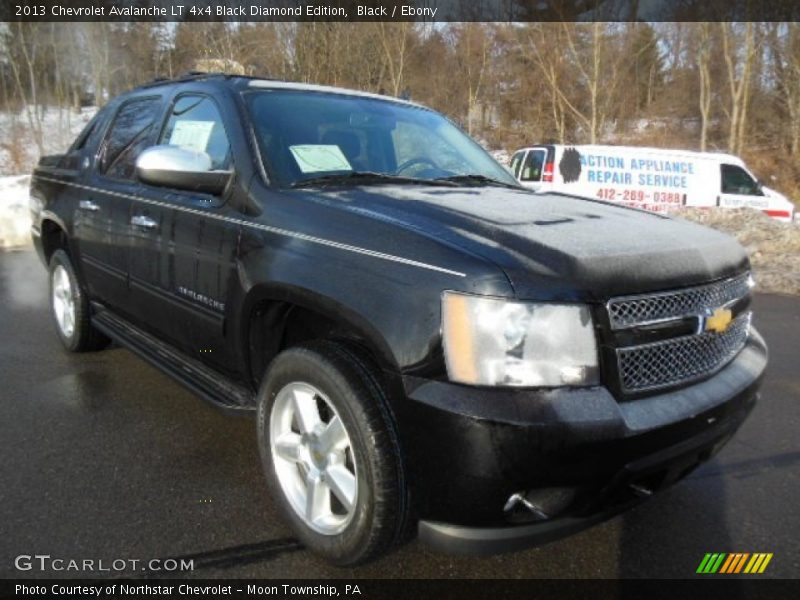 Front 3/4 View of 2013 Avalanche LT 4x4 Black Diamond Edition