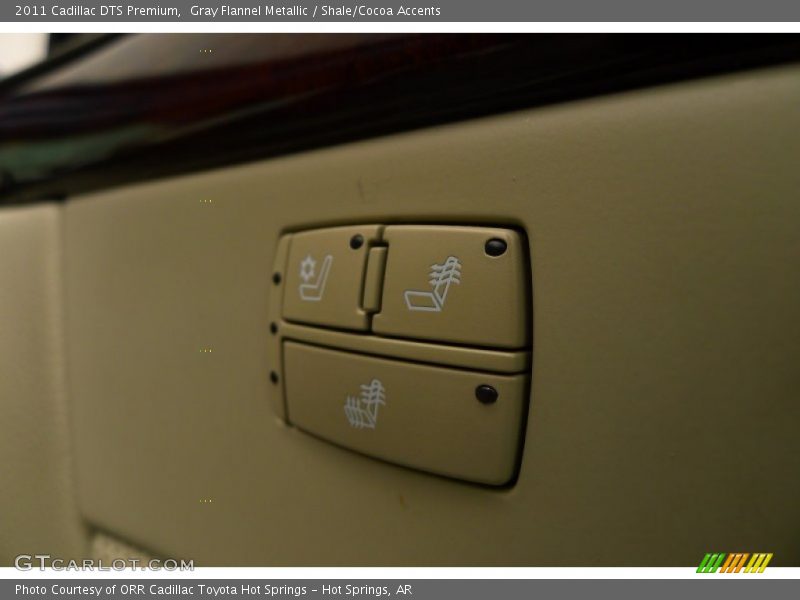 Gray Flannel Metallic / Shale/Cocoa Accents 2011 Cadillac DTS Premium