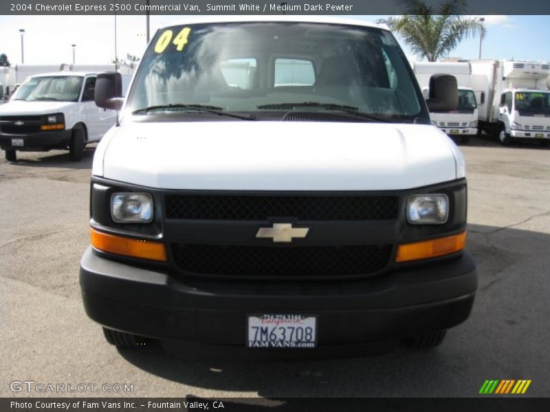 Summit White / Medium Dark Pewter 2004 Chevrolet Express 2500 Commercial Van