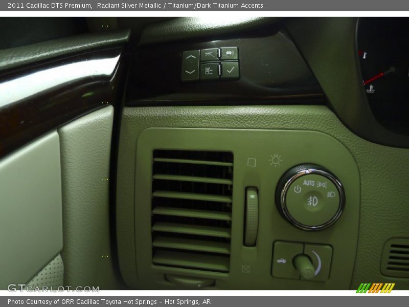 Radiant Silver Metallic / Titanium/Dark Titanium Accents 2011 Cadillac DTS Premium