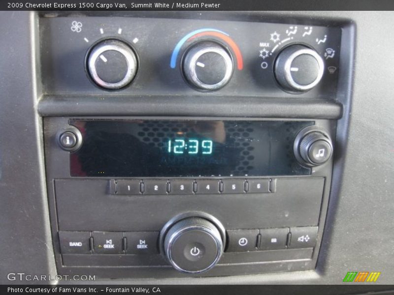 Controls of 2009 Express 1500 Cargo Van